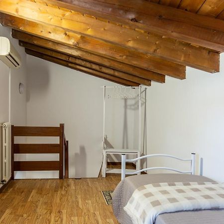 Blu Bed Apartment Castelnuovo del Garda Luaran gambar